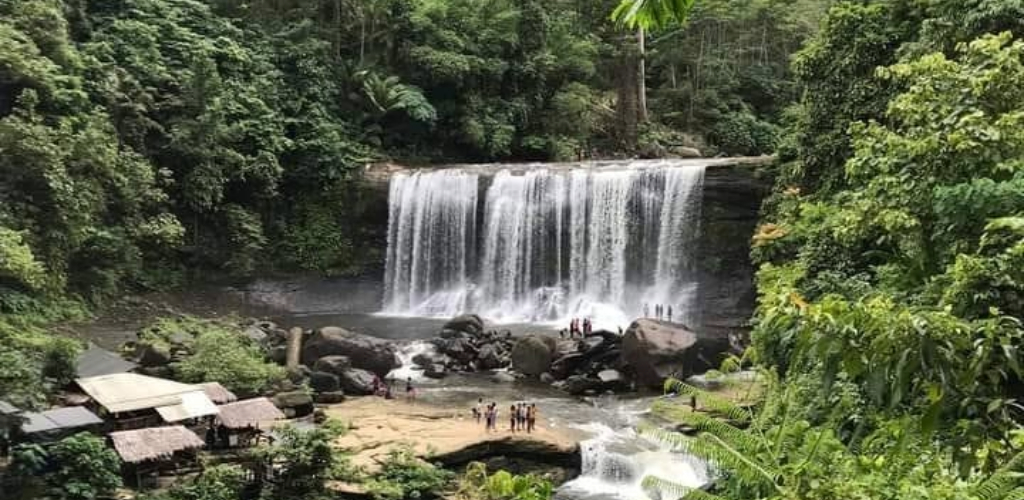 Scenic view of Sunrise Boulevard, Baganga